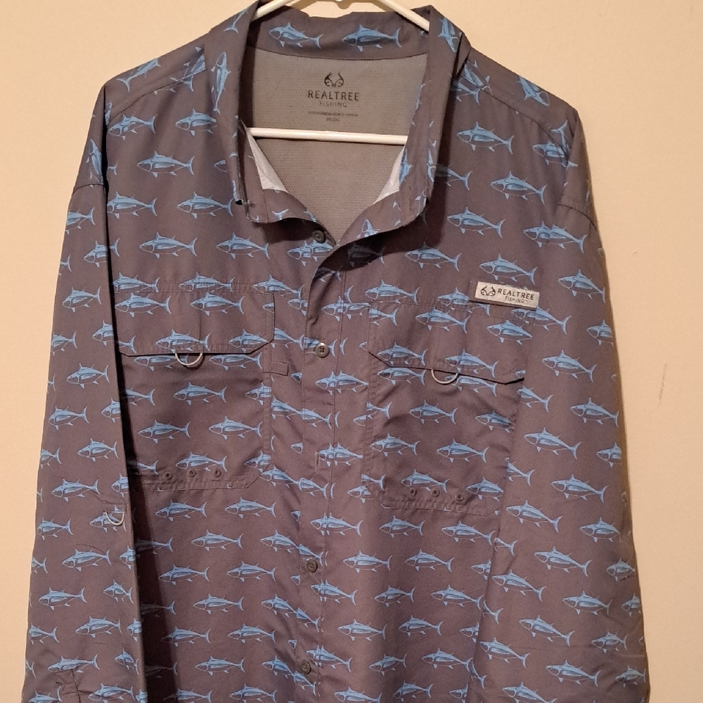 Realtree Shark Patterned Shirt in Gray and Blue.  Size 2XL